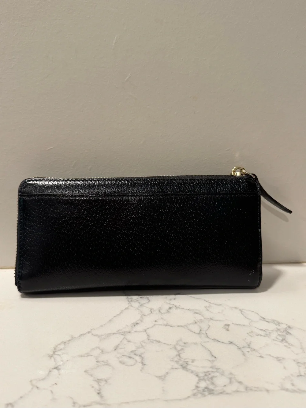kate spade Black and Cream Bow-Accent Zip Around Wallet